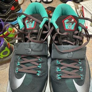 Nike Athletic Shoes Black and Teal
